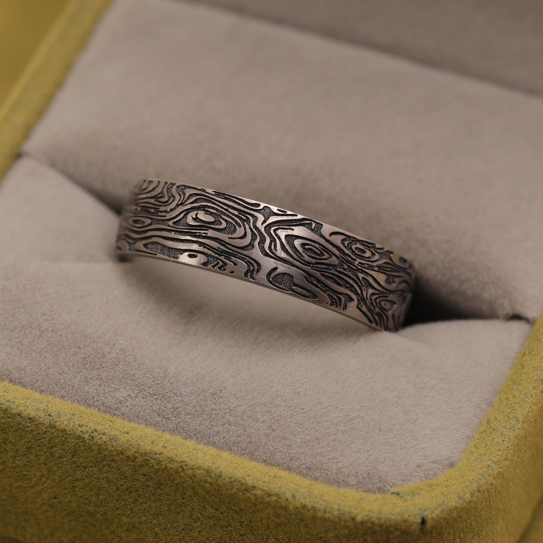 Titanium Engraved Woodgrain Pattern Court Fit Men&
