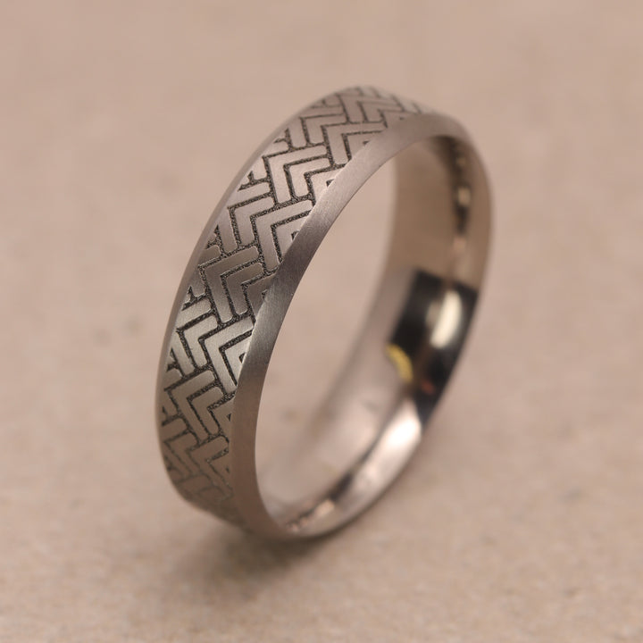 Titanium Herringbone Pattern Engraved Bevelled Edge Men&