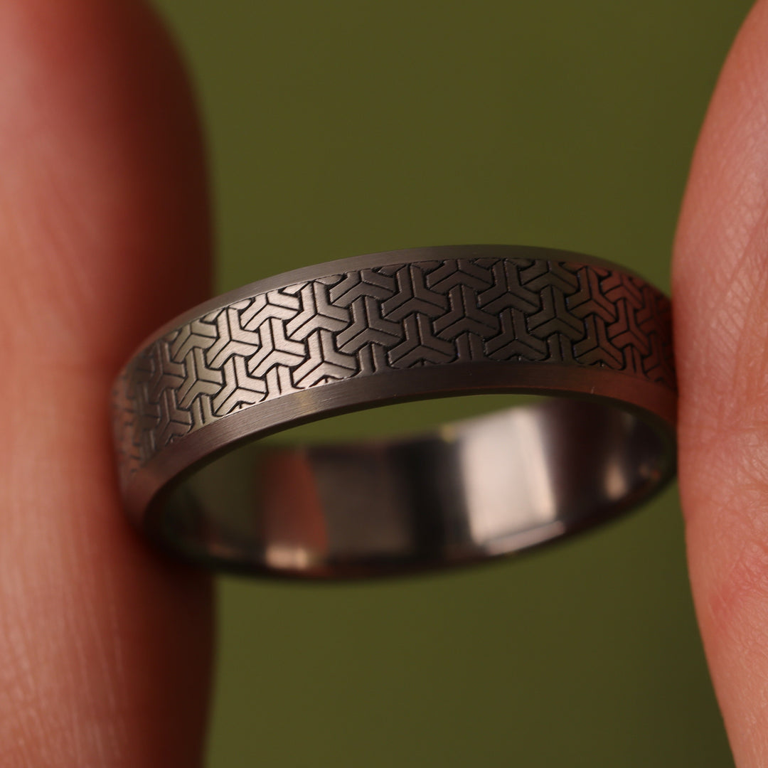 Titanium Triline Pattern Engraved Bevelled Edge Men&