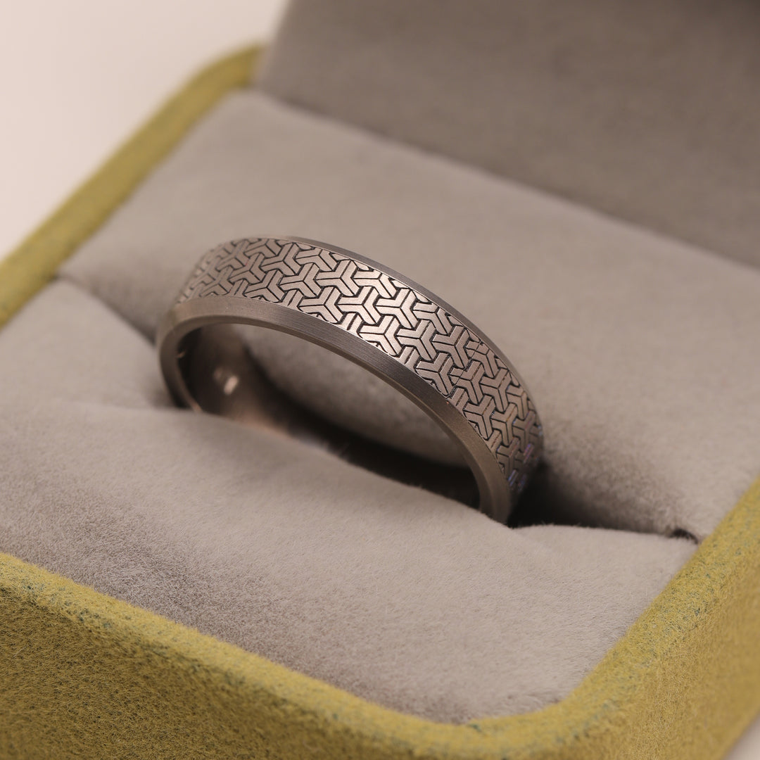 Titanium Triline Pattern Engraved Bevelled Edge Men&