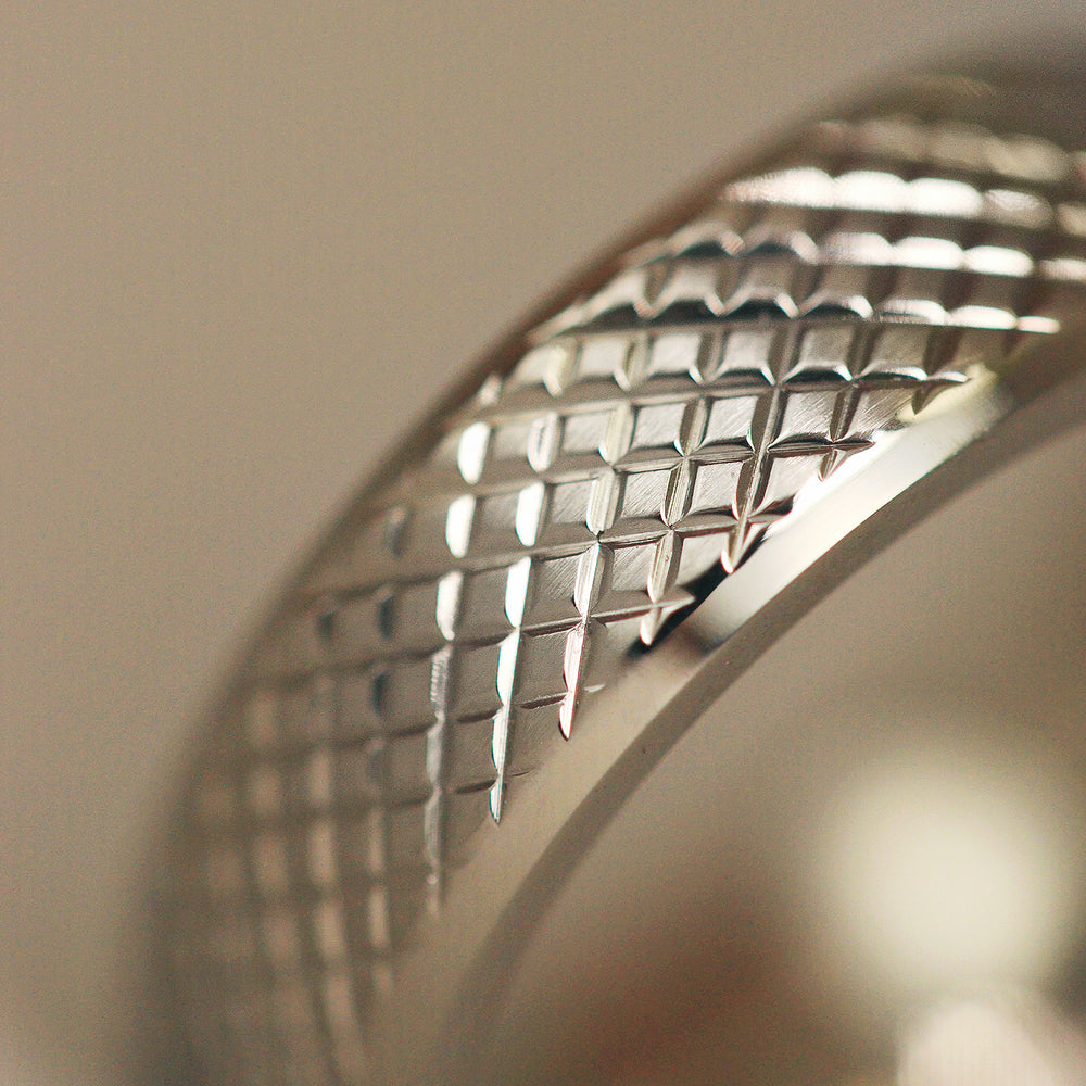Knurled Effect Bevelled Edge Titanium Wedding Ring - The Park Hill Titanium Rings