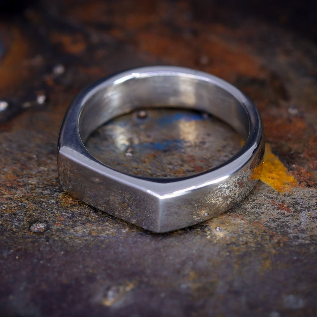 Polished Stainless Steel Signet Ring - The Abbeydale Signet