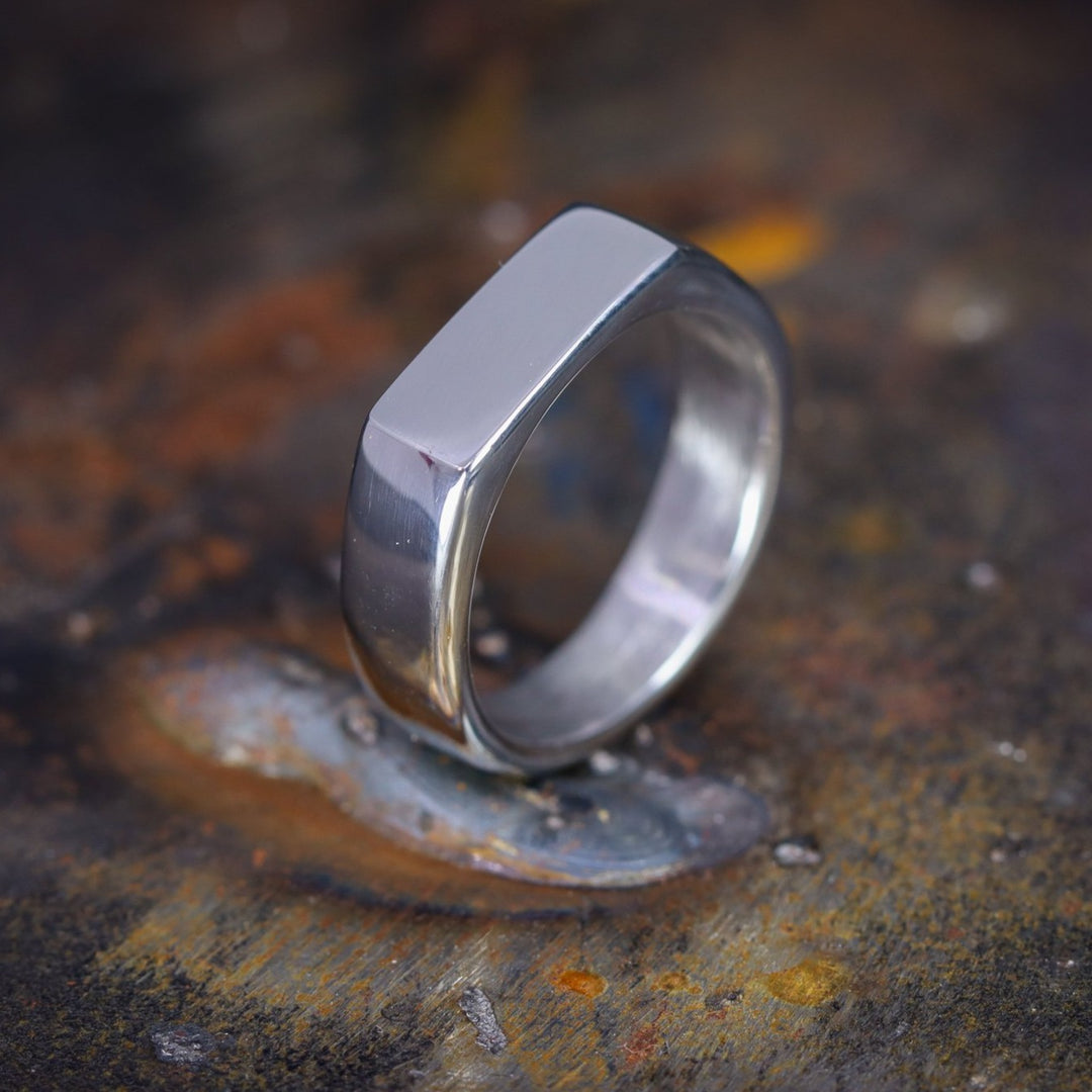 Polished Stainless Steel Signet Ring - The Abbeydale Signet